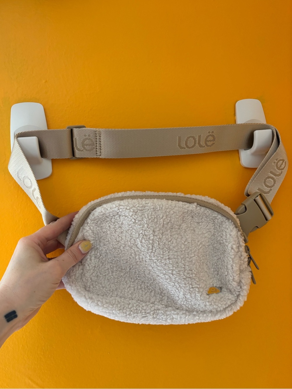 Lole Sherpa Belt Bag in Cream & Beige